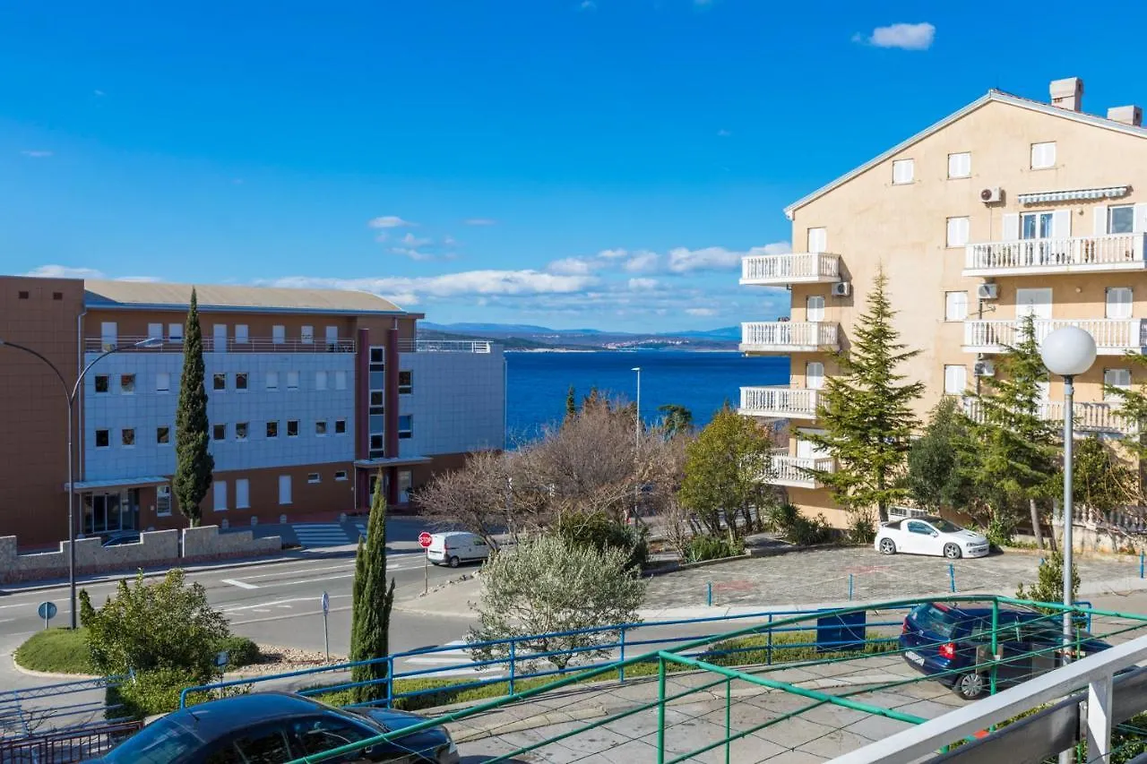 Apartments In Crikvenica 41207