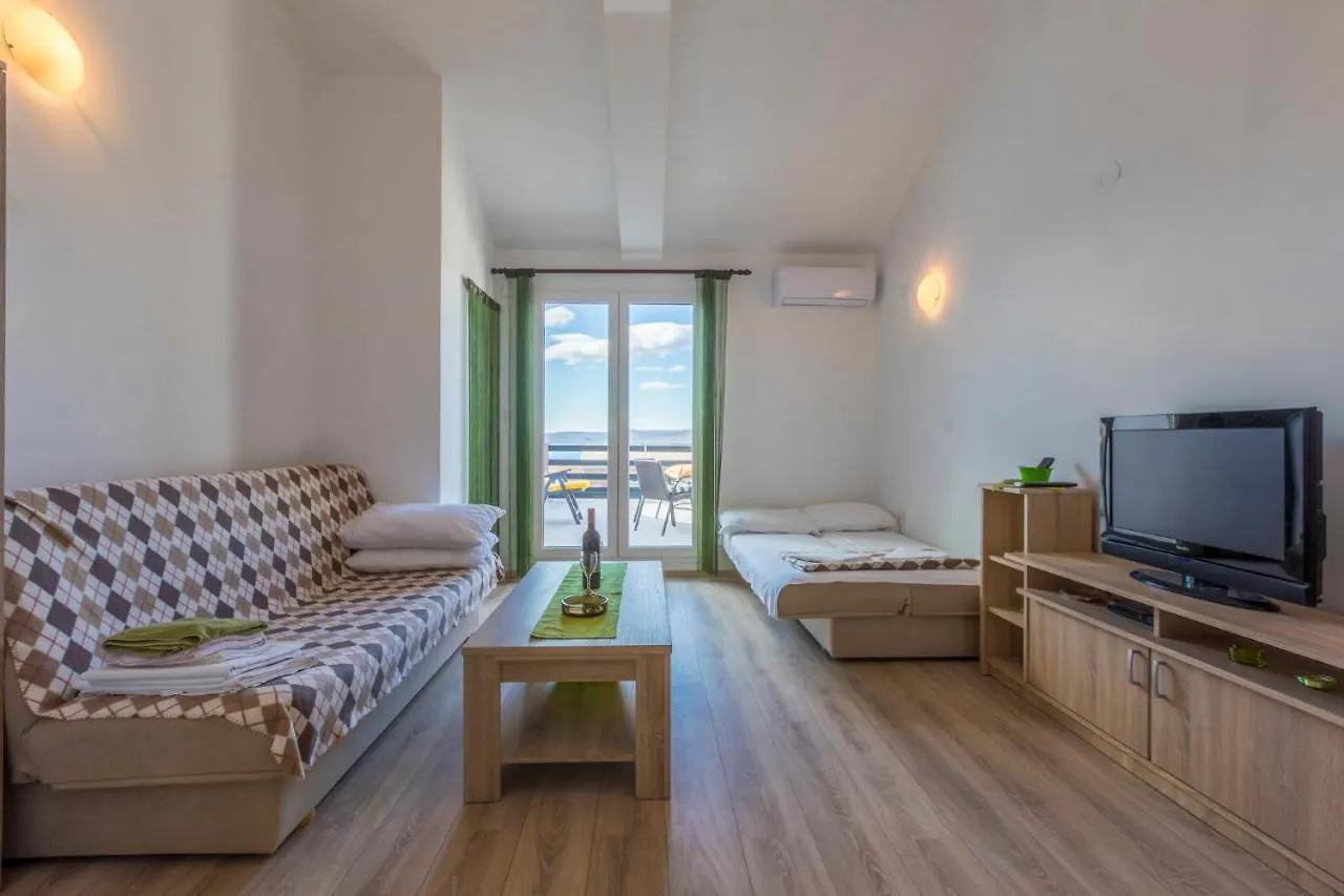 Apartments In Crikvenica 41207