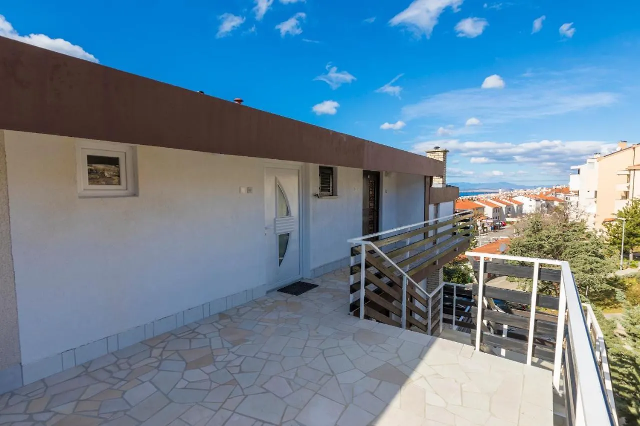 Apartments In Crikvenica 41207