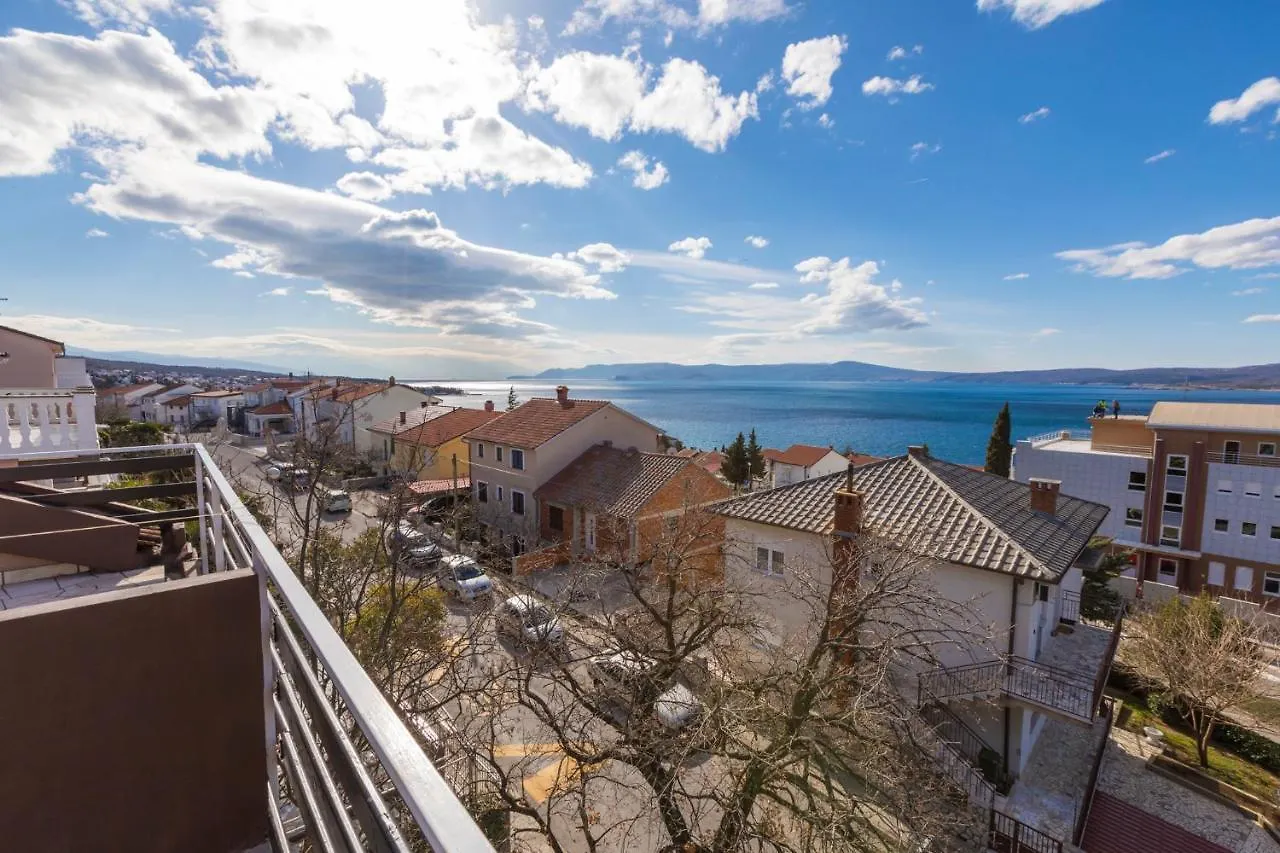 Apartments In Crikvenica 41207