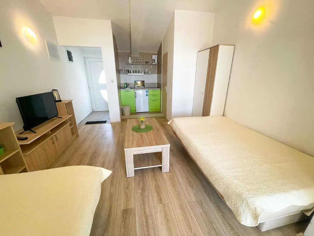 Apartments In Crikvenica 41207